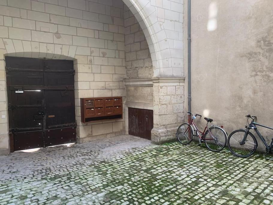 Hotel Robin Quantin In The Heart Of Old トゥール エクステリア 写真