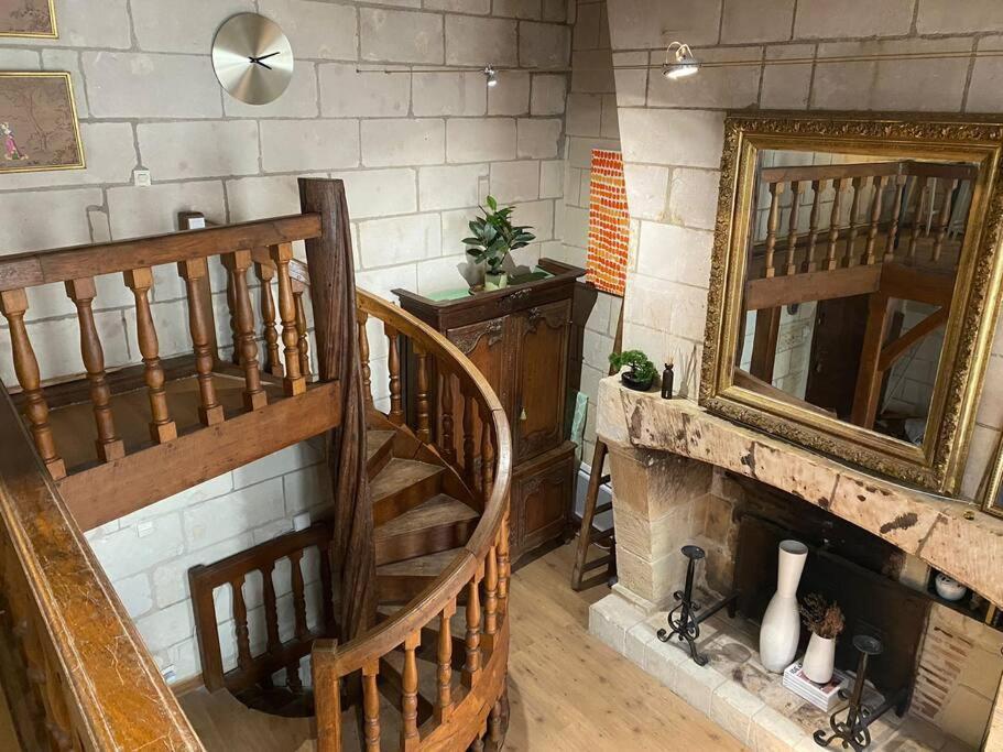 Hotel Robin Quantin In The Heart Of Old トゥール エクステリア 写真