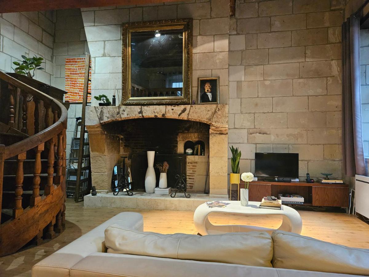 Hotel Robin Quantin In The Heart Of Old トゥール エクステリア 写真