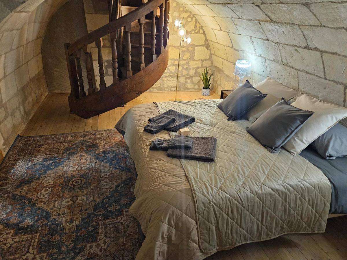 Hotel Robin Quantin In The Heart Of Old トゥール エクステリア 写真